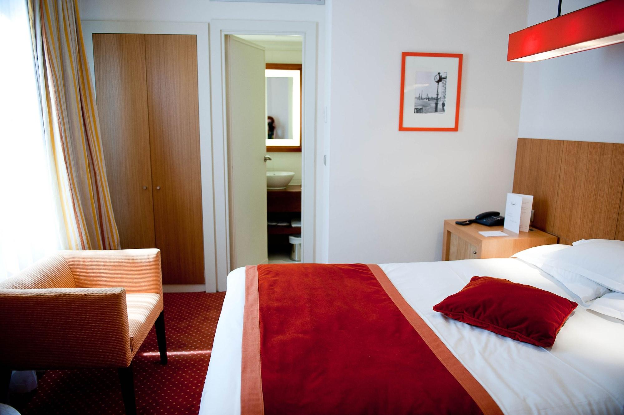 Westside Arc De Triomphe Hotel Paris Room photo
